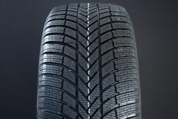 255/50R20 BRIDGESTONE BLIZZAK LM005 FRIKTION