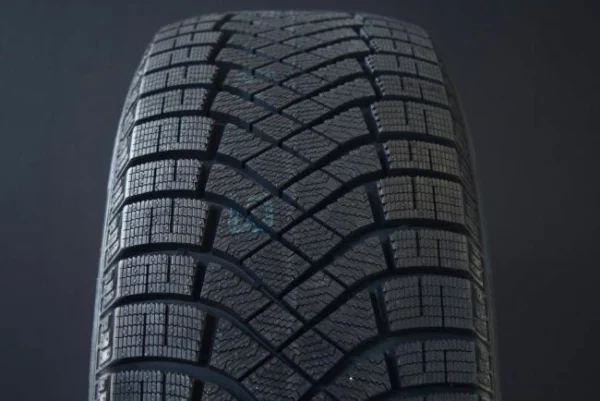 235/65R18 PIRELLI WINTER ICE ZERO FRIKTION DOT2019