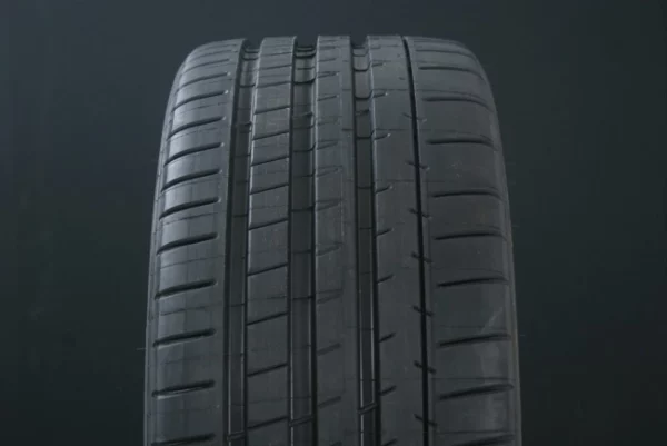 305/35R19 MICHELIN PILOT SUPER SPORT