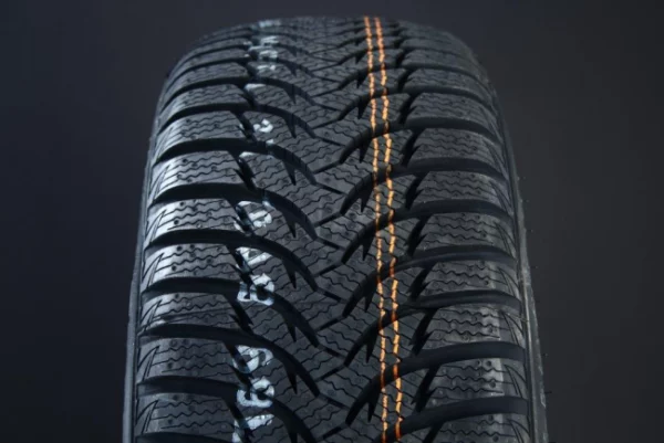 205/55R16 KUMHO WINTERCRAFT WP51 FRIKTION RUNFLAT