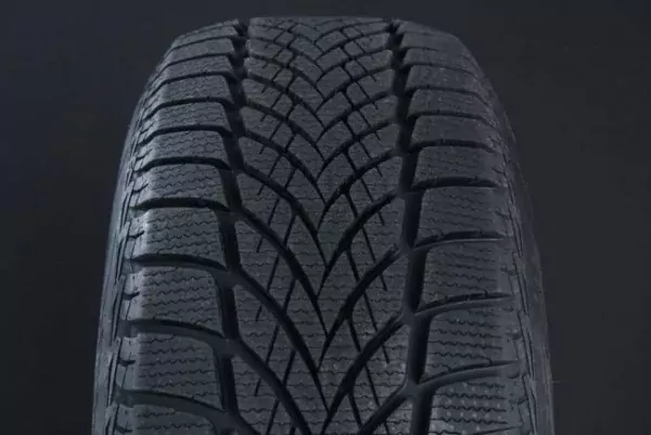 205/55R17 GOODYEAR ULTRA GRIP ICE 2+ FRIKTION