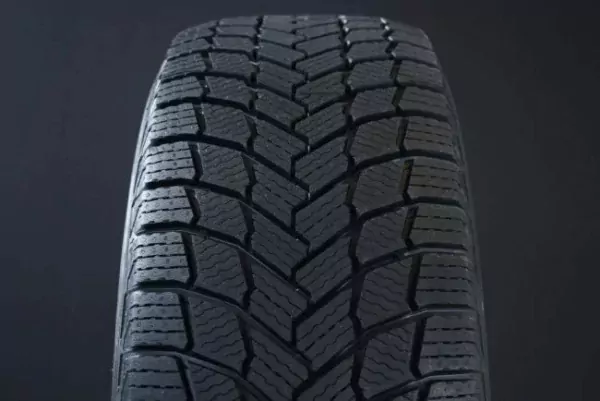 235/45R19 MICHELIN X-ICE SNOW FRIKTION DOT2020