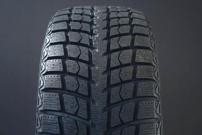 235/55R18 LINGLONG GREENMAX WINTER ICE I-15 FRIKTION