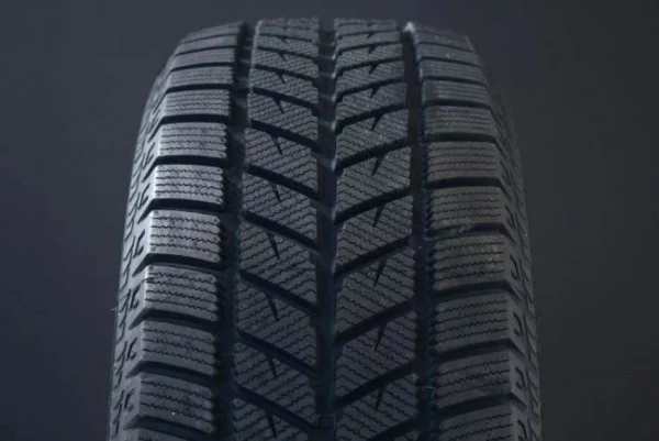 225/40R18 DYNAMO SNOW-H MWH01 FRIKTION