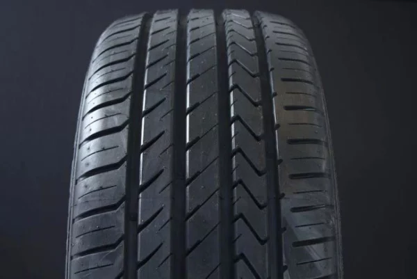 225/40R19 LEXANI LX-TWENTY