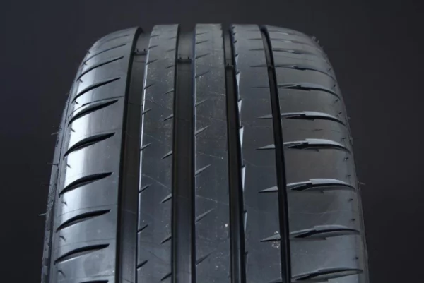 225/45R18 MICHELIN PILOT SPORT 4 OUTLET