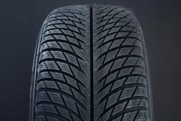 235/45R21 MICHELIN ALPIN 5 SUV FRIKTION