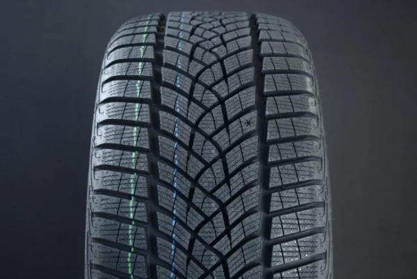 245/45R17 GOODYEAR ULTRAGRIP PERFORMANCE G1 FRIKTION