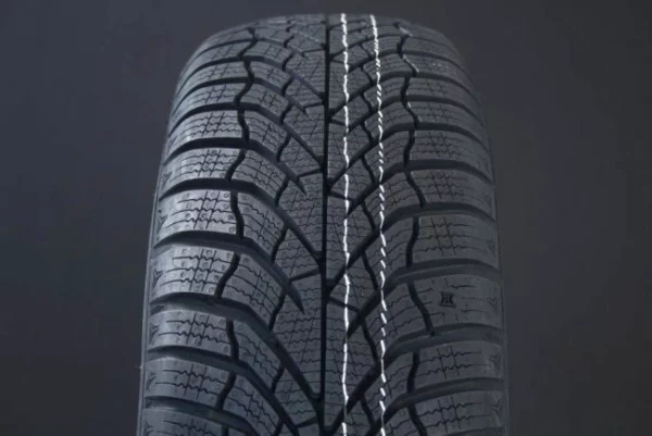 215/60R16 KUMHO WINTERCRAFT WP52 FRIKTION