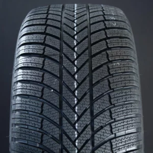 245/45R20 BRIDGESTONE BLIZZAK LM005 FRIKTION