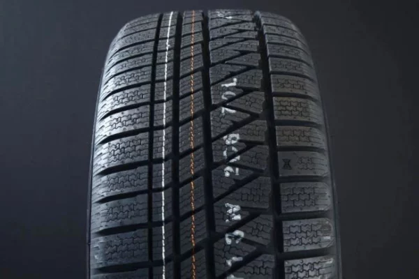 275/45R19 KUMHO WINTERCRAFT WS71 FRIKTION