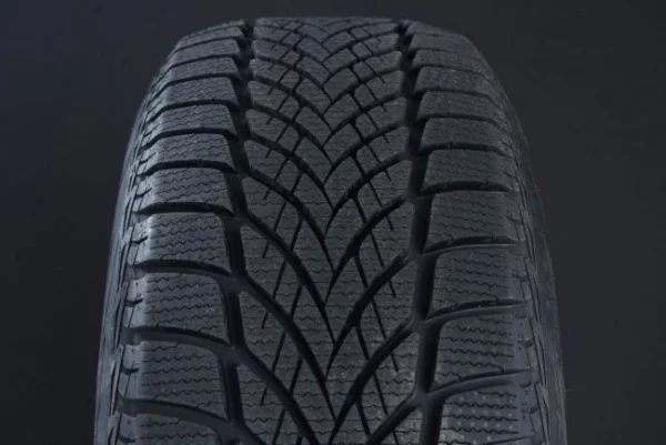 215/50R19 GOODYEAR ULTRA GRIP ICE 2+ FRIKTION