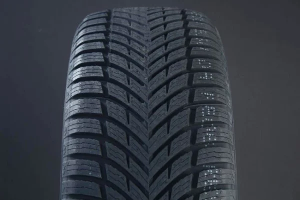 225/60R17 NOKIAN SEASONPROOF 1